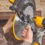 Купить Пила торцовочная DeWALT DWS780